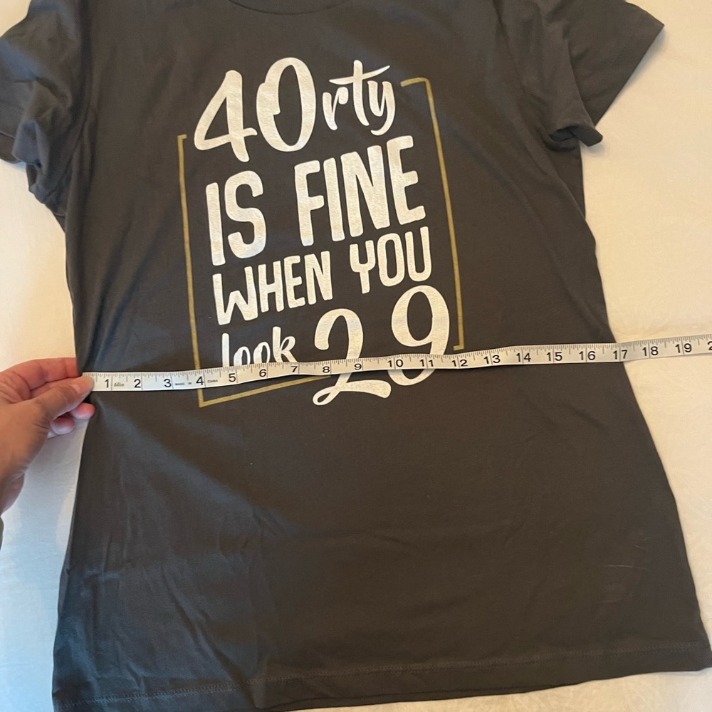 Funny 40 women’s t-shirt - NWT - Picture 6 of 7